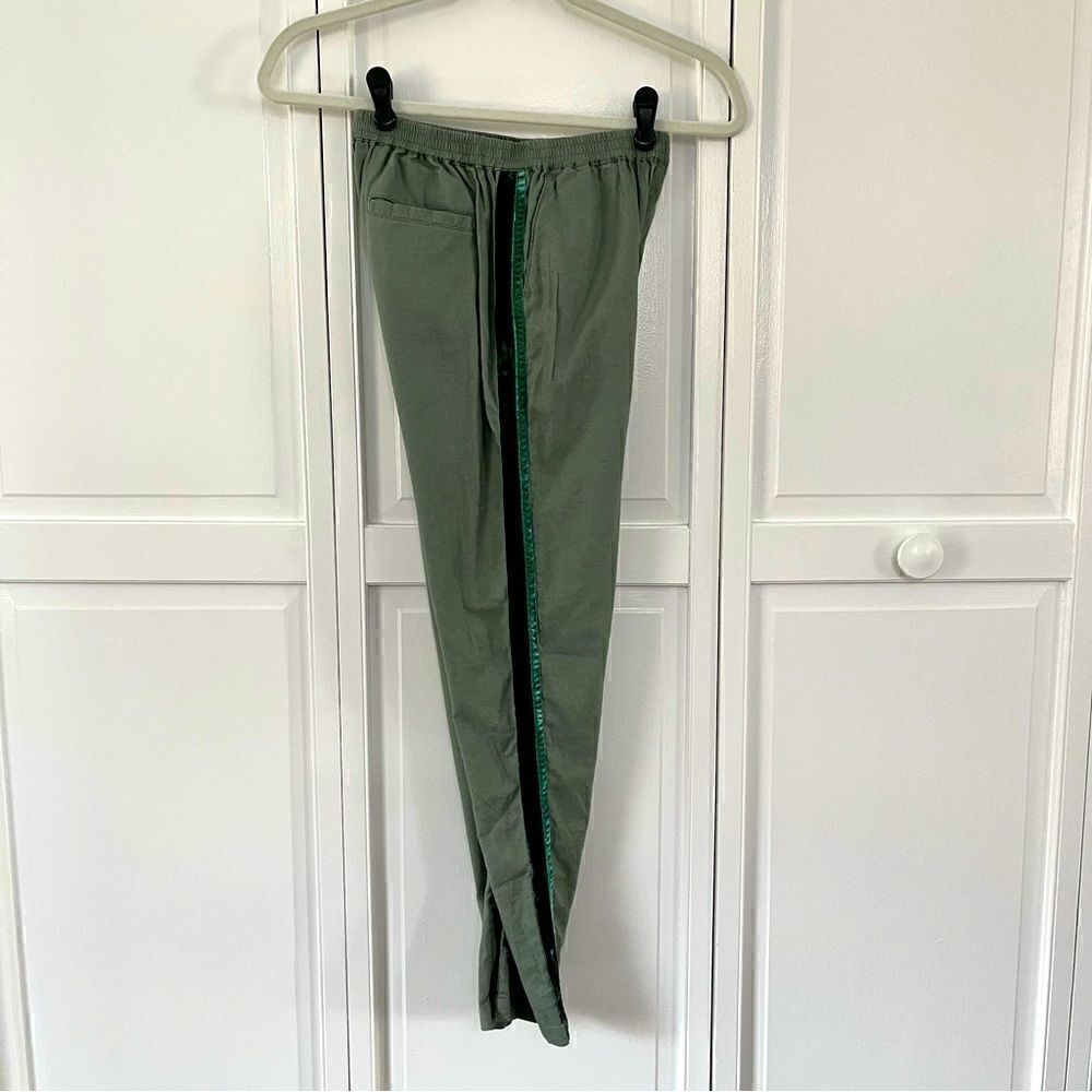 Boden Girls Tuxedo Stripe Olive Army Green Soft Pull On Pants Size 11 - Picture 2 of 9